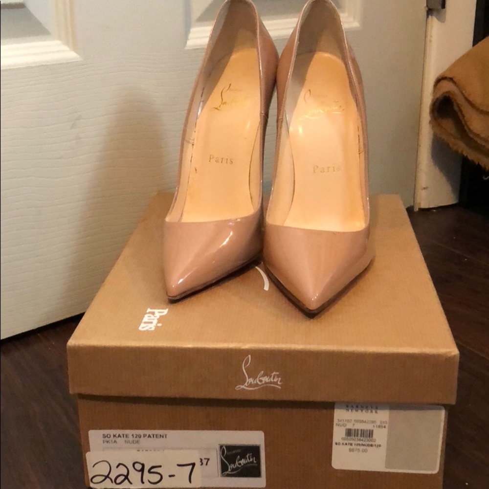 100% authentic Christian Louboutin so kate 120